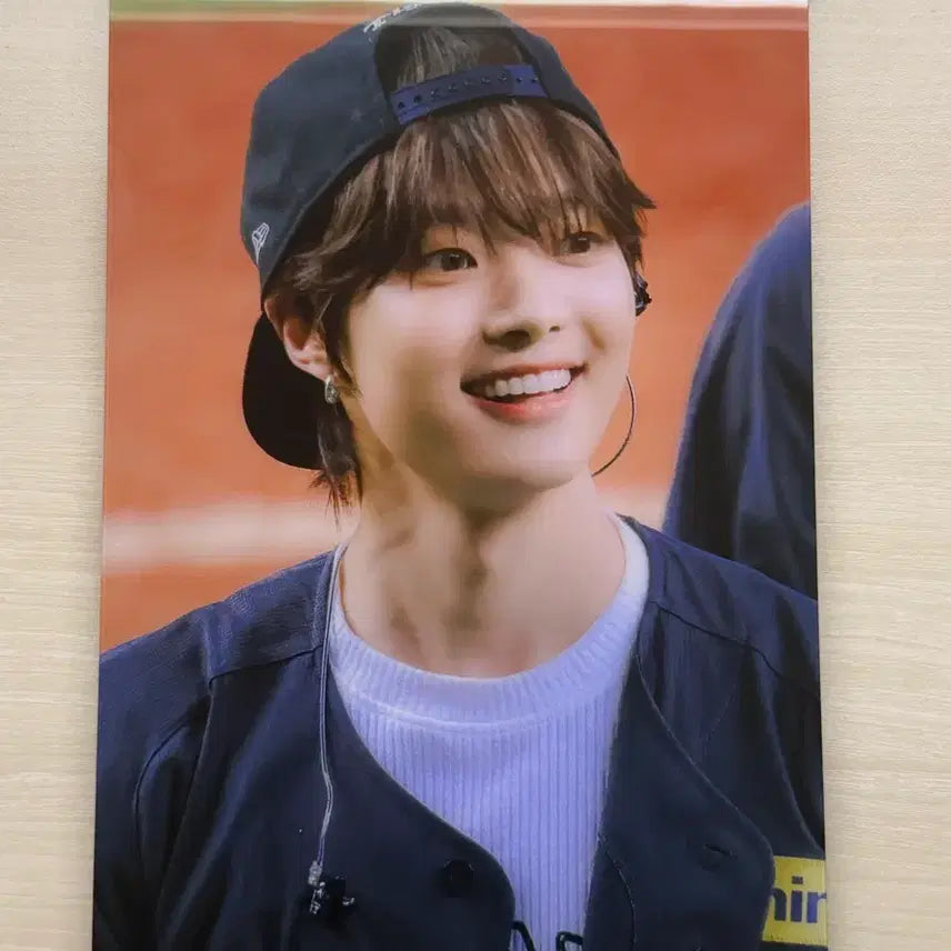 [BUNJANG] ENHYPEN Uiju Acrylic A4 Frame / 앤팀 의주 생일카페 A4 액자 원가 양도