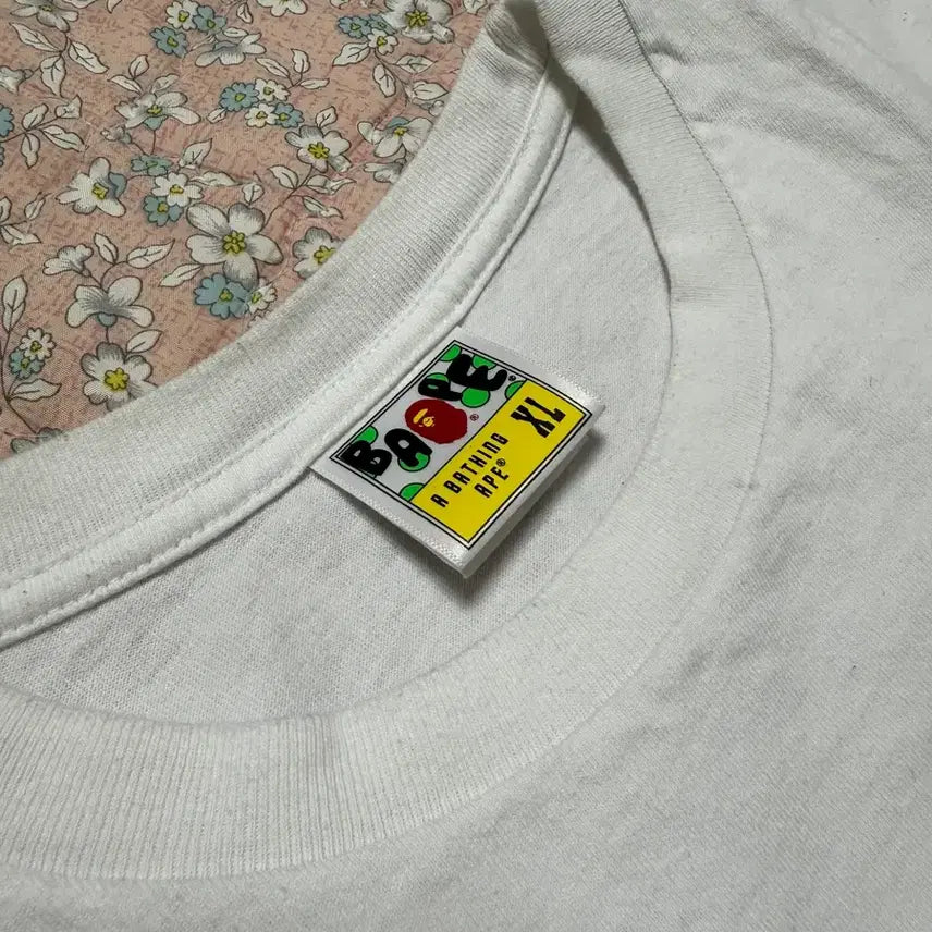 [SOLD OUT] 베이프 빅 에이프 헤드 티셔츠 화이트 퍼플 XL