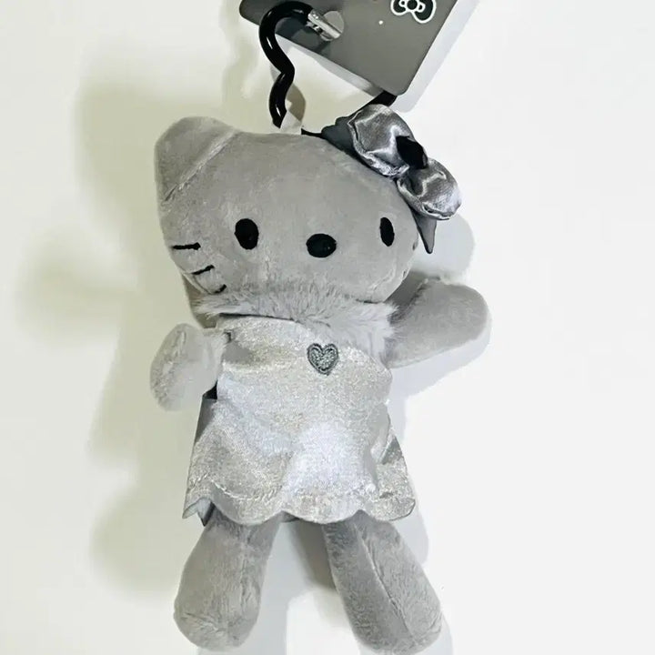 [BUNJANG] Kitty Silver Dress Doll Keyring / (새상품) 실버 슬립 키티 인형 키링