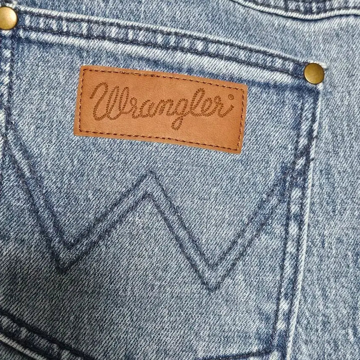 [BUNJANG] Wrangler Vintage Washed Denim Pants / 랭글러 빈티지 워싱 데님 팬츠
