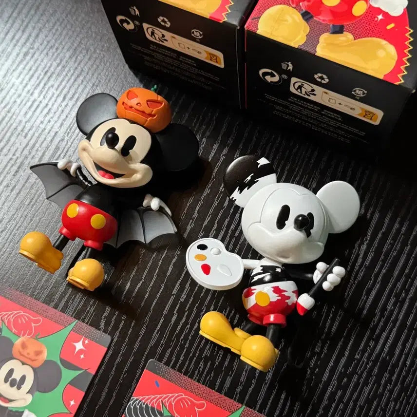[BUNJANG] Popmart Mickey Mouse Ever-Curious Halloween & Plaster Mickey Figure Bundle Set / [일괄] 팝마트 미키마우스 에버큐리어스 할로윈미키,석고미키 피규어