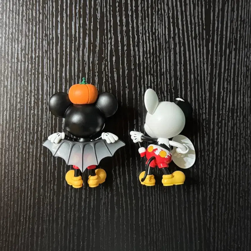 [BUNJANG] Popmart Mickey Mouse Ever-Curious Halloween & Plaster Mickey Figure Bundle Set / [일괄] 팝마트 미키마우스 에버큐리어스 할로윈미키,석고미키 피규어