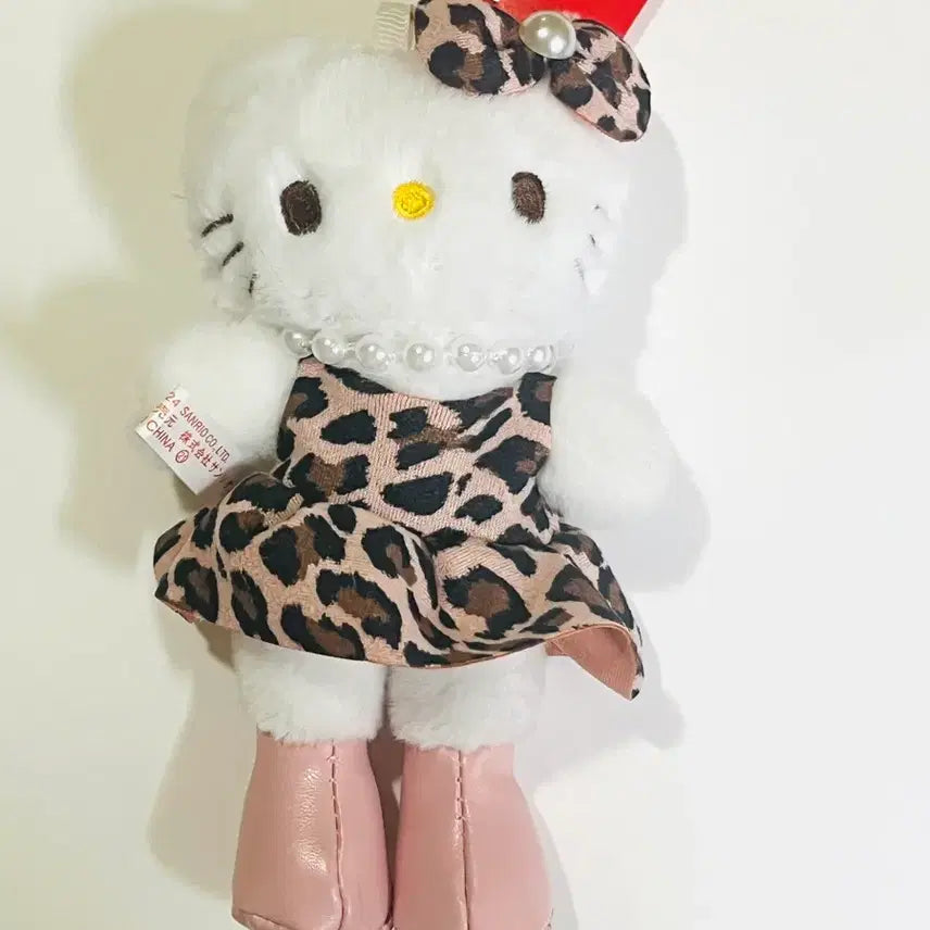 [BUNJANG] Hello Kitty Pink Leopard Print Long Legs Doll Keyring / (새상품) 핑크 호피 롱다리 키티 인형 키링