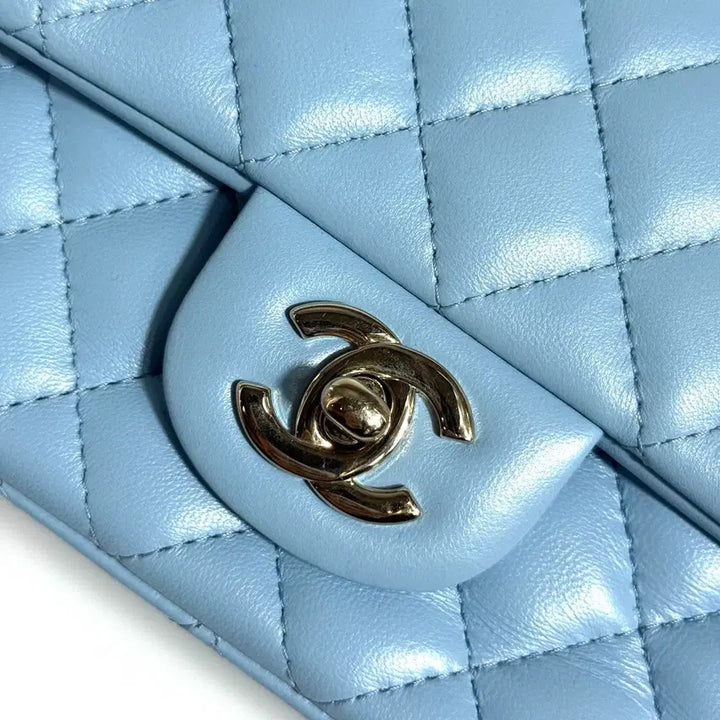 [BUNJANG] Chanel Classic New Mini Flap Bag Sky Blue A69900 / 샤넬 클래식 뉴미니 플랩백 스카이블루 A69900