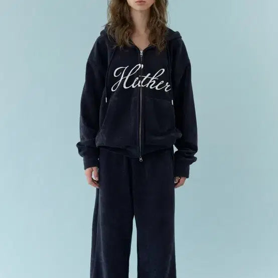 [BUNJANG] Headermint Velvet Hooded Zip-up Top / 헤더먼트 벨벳 후드집업 상의