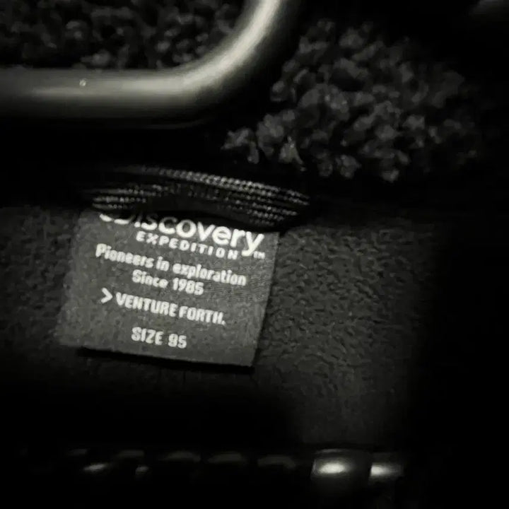[BUNJANG] Discovery Black Fleece Jacket (Size 95) / 디스커버리 검정색 뽀글이 플리스95