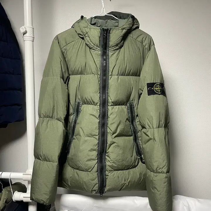 [BUNJANG] Stone Island Crinkle Reps Hooded Down Jacket Olive (S) / [S사이즈] 21FW 스톤아일랜드 크링클랩스 후드 다운 자켓 올리브
