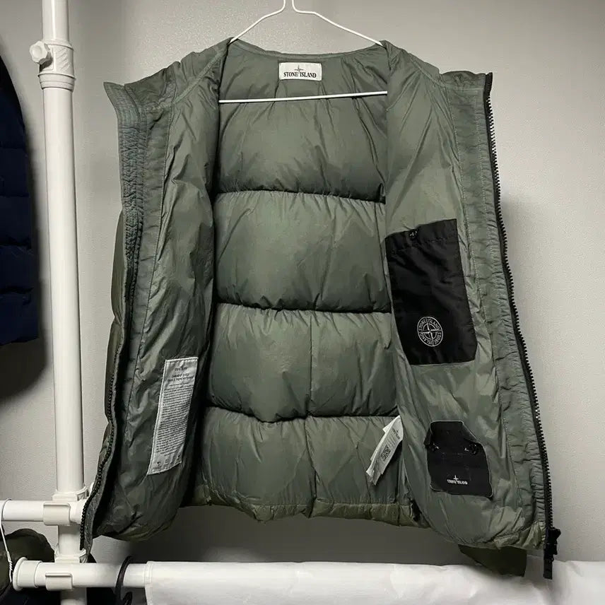[BUNJANG] Stone Island Crinkle Reps Hooded Down Jacket Olive (S) / [S사이즈] 21FW 스톤아일랜드 크링클랩스 후드 다운 자켓 올리브