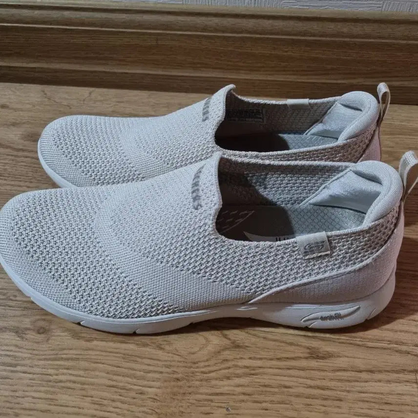 [BUNJANG] Skechers Arch Fit Refine / (새상품) 235 / 스케쳐스 아치핏 리파인