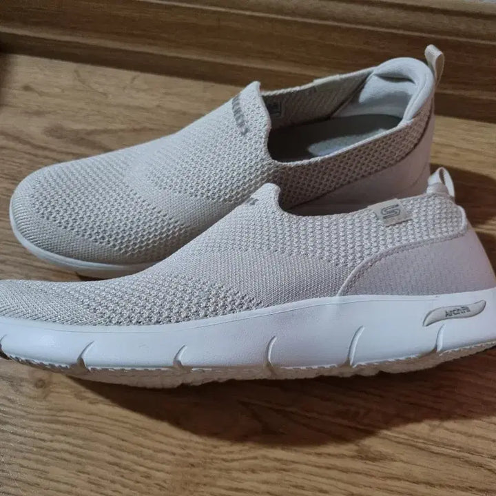 [BUNJANG] Skechers Arch Fit Refine / (새상품) 235 / 스케쳐스 아치핏 리파인