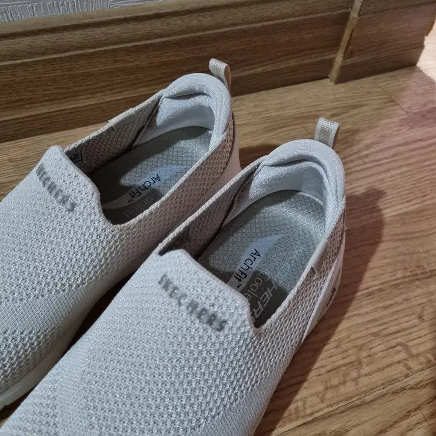 [BUNJANG] Skechers Arch Fit Refine / (새상품) 235 / 스케쳐스 아치핏 리파인