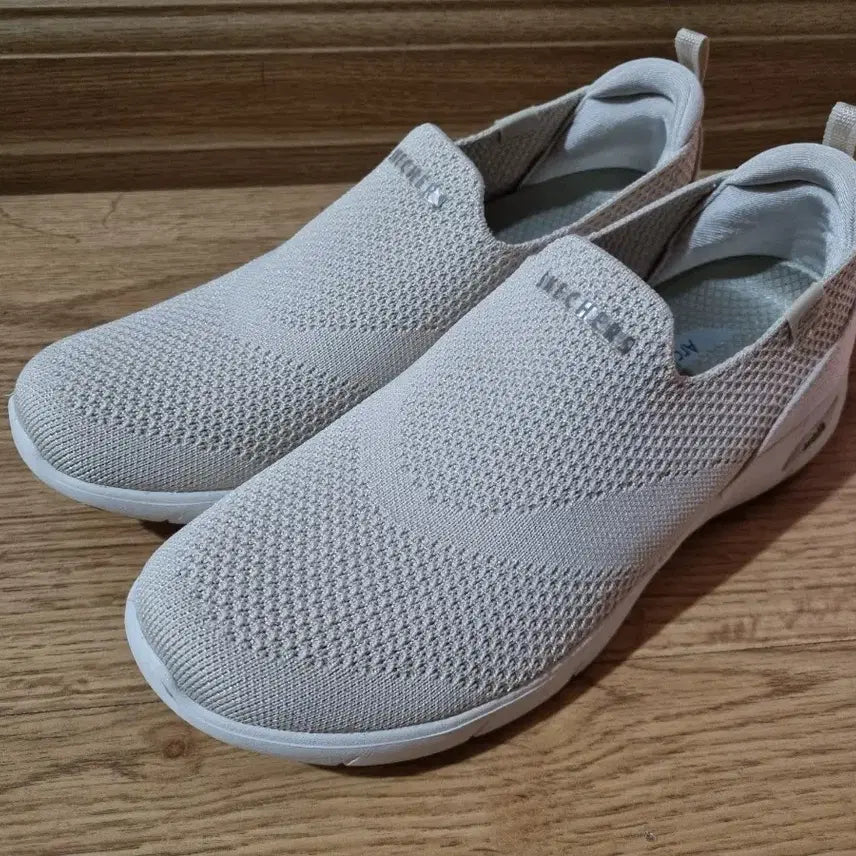 [BUNJANG] Skechers Arch Fit Refine / (새상품) 235 / 스케쳐스 아치핏 리파인