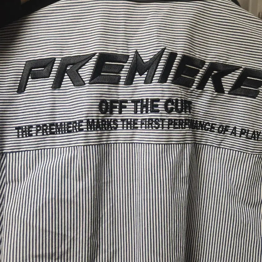 [BUNJANG] ZIOZIO Embroidered Stripe Shirt / 지오송지오 등판자수 오버핏 스트라이프 셔츠 95