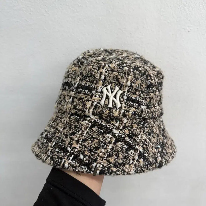 [BUNJANG] MLB NY Tweed Bucket Hat / MLB 오버핏 NY 트위드 버킷햇