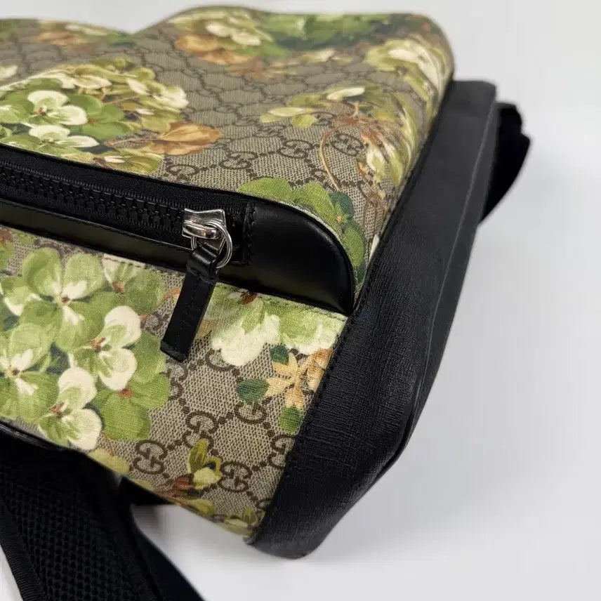 [BUNJANG] Gucci GG Supreme Bloom Backpack / 구찌 GG 수프림 블룸 백팩 406370