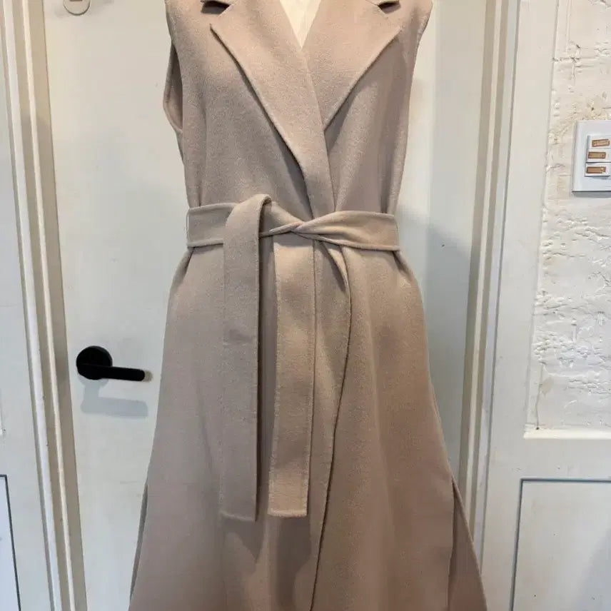 [BUNJANG] ILAIL Belt Vest / ILAIL 일라일 벨트 베스트