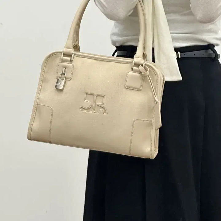 [BUNJANG] Courreges Suede Handbag / courreges / 꾸레쥬 스웨이드 핸드백