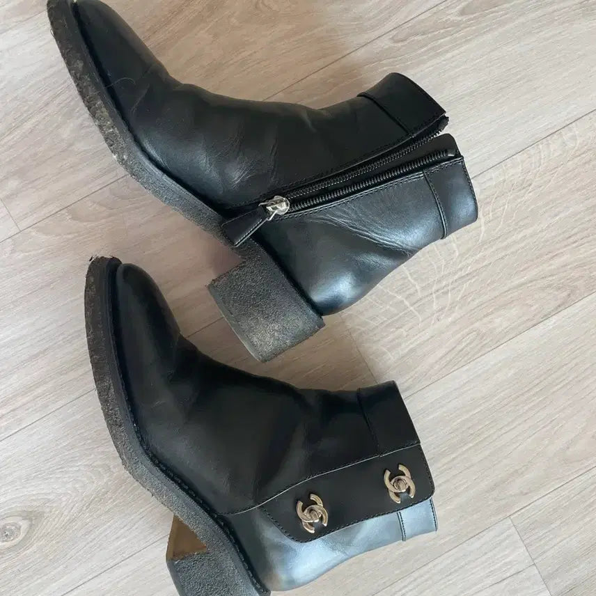 [BUNJANG] Chanel CC Logo Black Ankle Boots / 샤넬 CC 로고 블랙 앵클 부츠