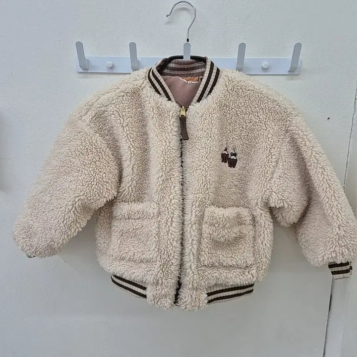 [BUNJANG] Limited Edition Reversible Jacket / 리미떼두두 리버서블 점퍼 뽀글이