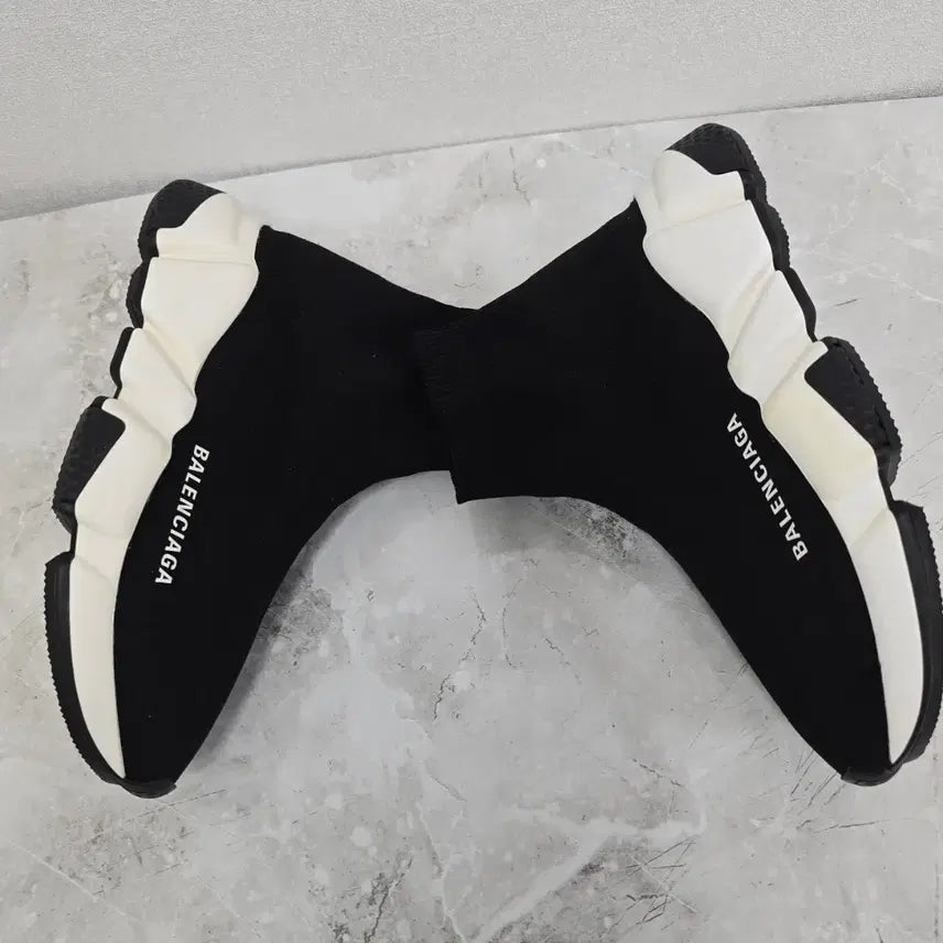 [BUNJANG] Balenciaga Speedrunner Sneakers Shoes / 발렌시아가 스피드러너 스니커즈 신발 35사이즈 225 230 판매