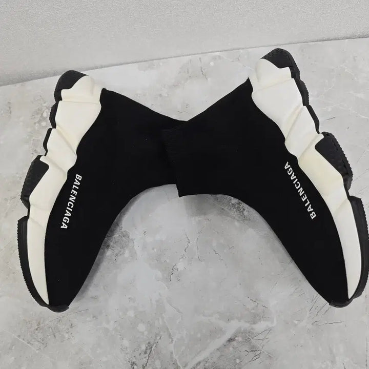 [BUNJANG] Balenciaga Speedrunner Sneakers Shoes / 발렌시아가 스피드러너 스니커즈 신발 35사이즈 225 230 판매