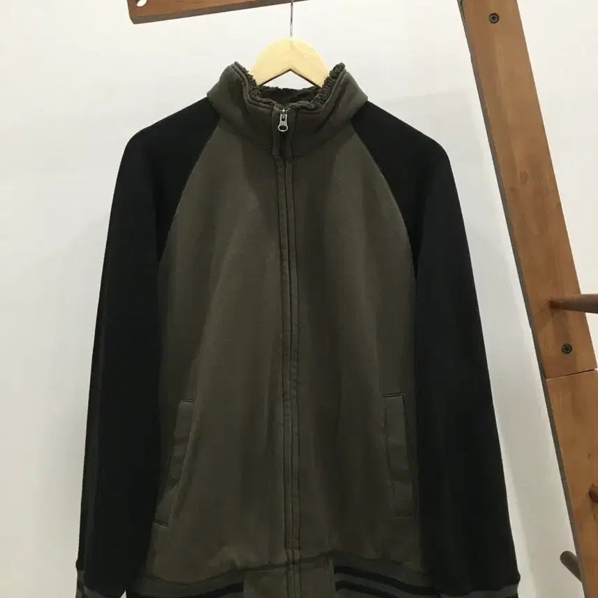 [BUNJANG] Uniqlo High-Neck Zip-Up / 유니클로 하이넥 집업