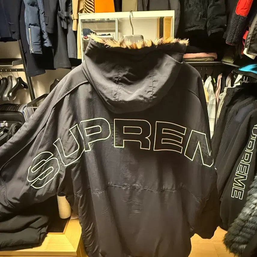 [BUNJANG] Supreme Reversible Faux Fur Jacket / 슈프림 리버시블 포우 퍼 자켓