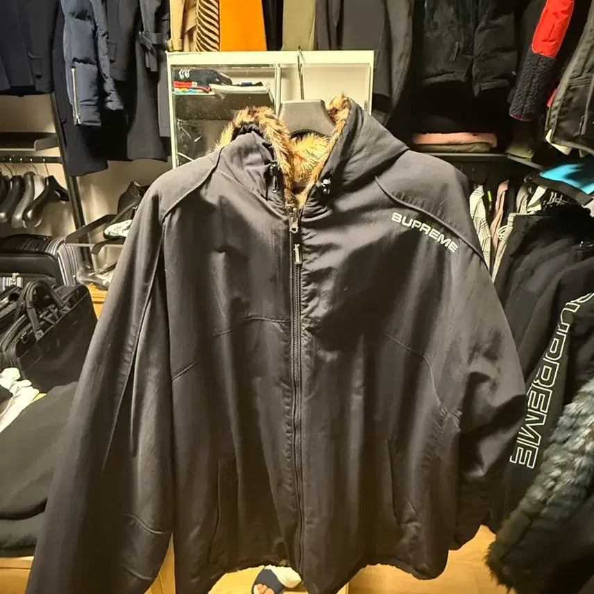 [BUNJANG] Supreme Reversible Faux Fur Jacket / 슈프림 리버시블 포우 퍼 자켓