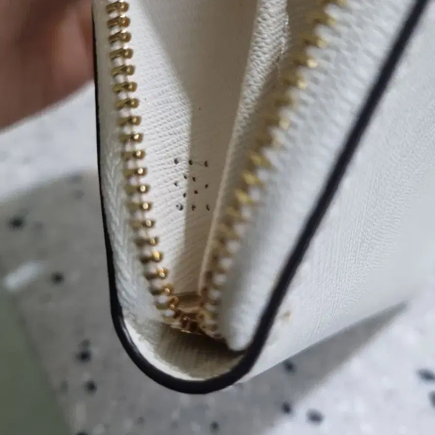 [BUNJANG] Tory Burch White Zipper Wallet / (미사용) 토리버치 화이트 지퍼 반지갑
