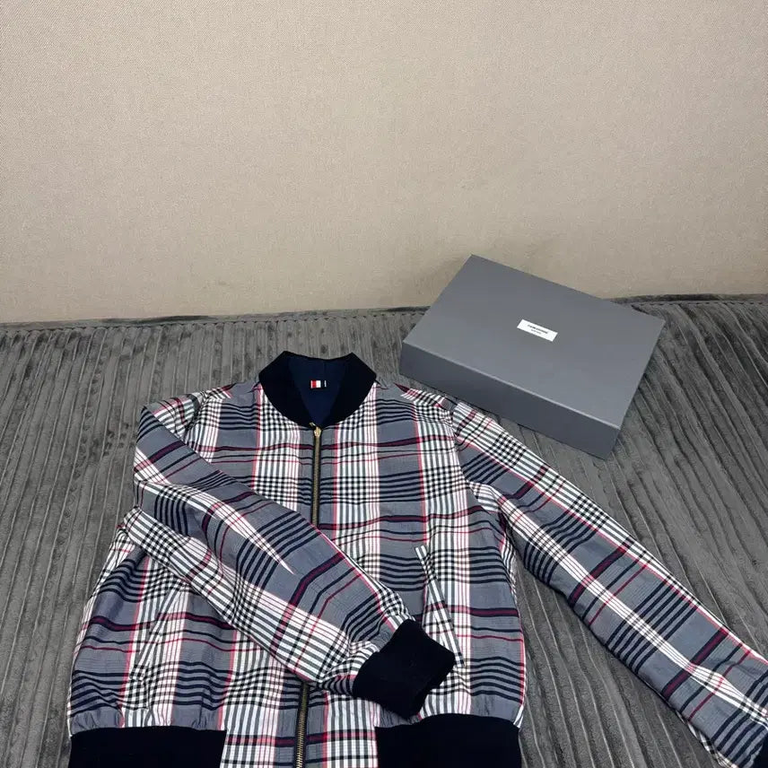 [BUNJANG] Thom Browne Reversible Blouson Jacket / [정품/3]톰브라운 리버서블 블루종 자켓