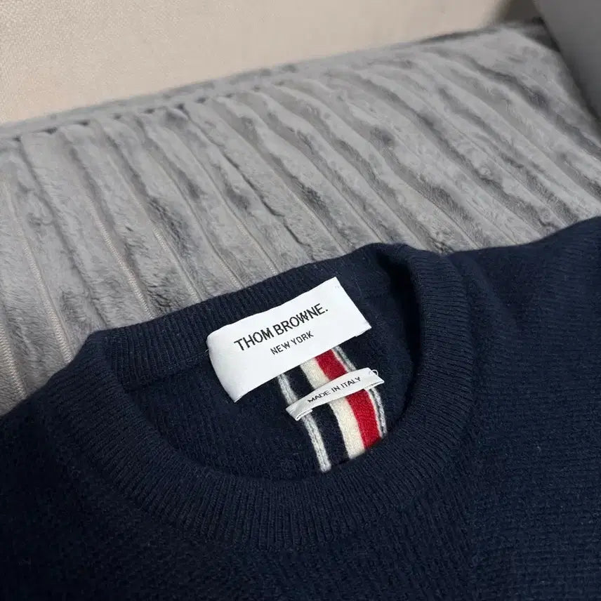 [BUNJANG] Thom Browne Intarsia Stripe Knit / [백화점판/2]톰브라운 인타르시아 백삼선 니트