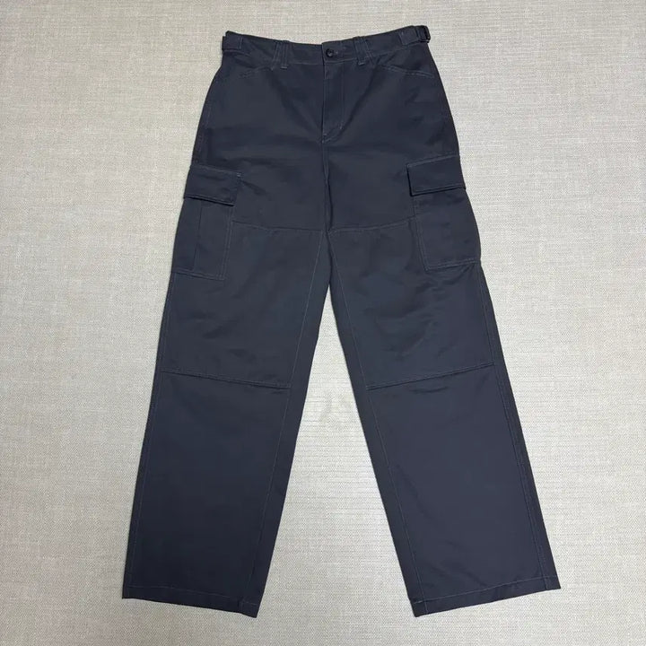 [BUNJANG] [BeSlow x Derek] Cotton Twill Cargo Pants (Charcoal) / [비슬로우X데릭]COTTON TWILL CARGO PANTS / 차콜