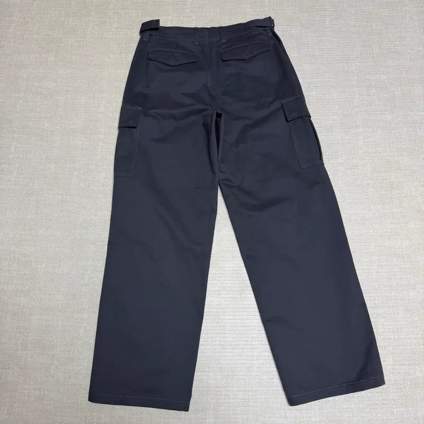 [BUNJANG] [BeSlow x Derek] Cotton Twill Cargo Pants (Charcoal) / [비슬로우X데릭]COTTON TWILL CARGO PANTS / 차콜
