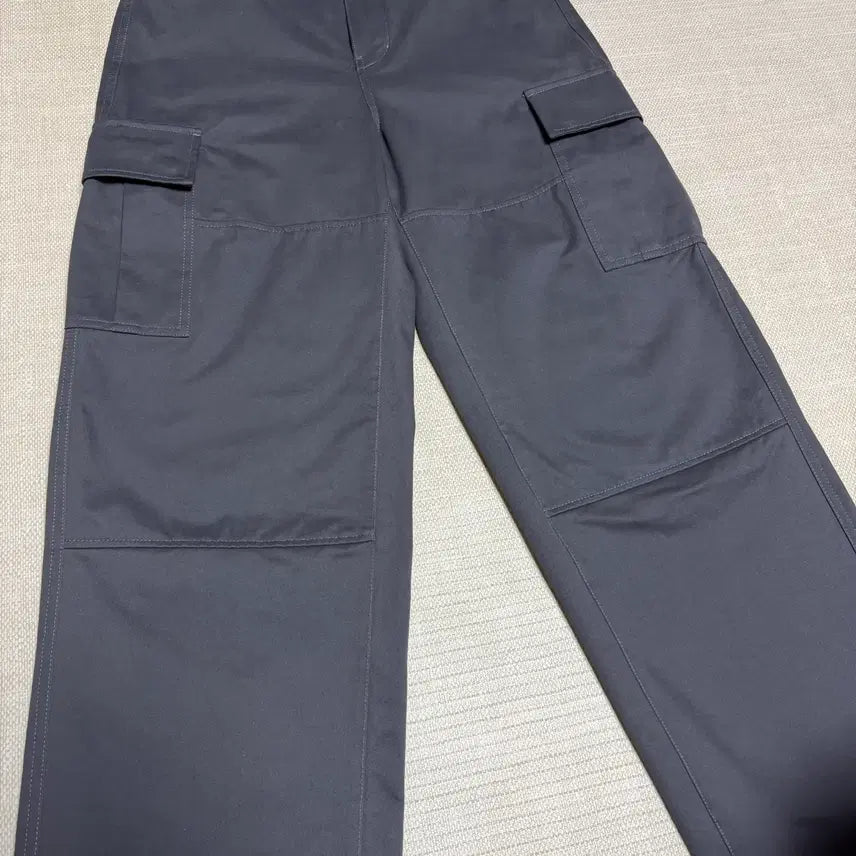 [BUNJANG] [BeSlow x Derek] Cotton Twill Cargo Pants (Charcoal) / [비슬로우X데릭]COTTON TWILL CARGO PANTS / 차콜