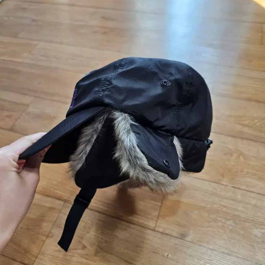 [BUNJANG] Vouff Dog House Trooper Hat / 바우프 도그 하우스 트루퍼햇 털모자 군밤모자