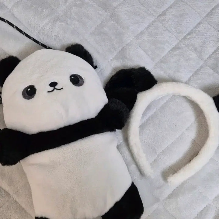 [BUNJANG] Everland Panda Plush Bag & Headband Bundle Set / 에버랜드 판다 인형 가방 & 머리띠 세트