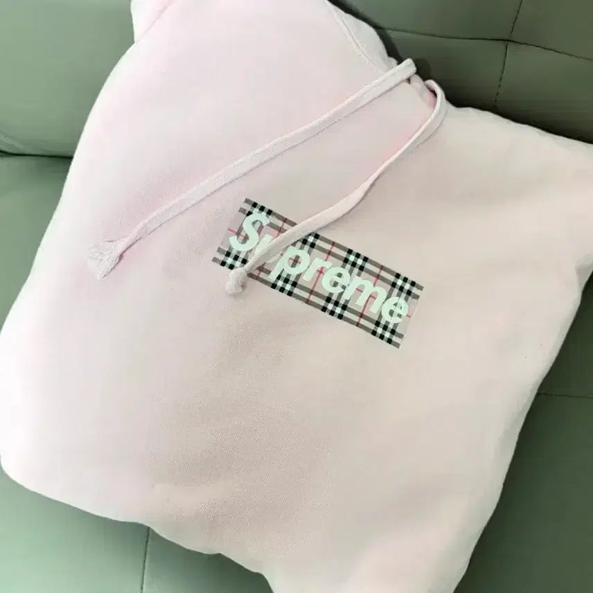 [BUNJANG] Burberry Supreme Collaboration Hoodie L / 한정판) 버버리 슈프림 콜라보 후드티 L