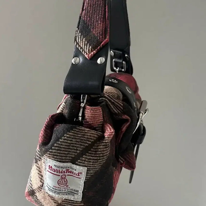 [BUNJANG] Vivienne Westwood Hazel Treasure Light Check Shoulder Bag / 비비안웨스트우드 헤이즐 트레저 라이트 체크 숄더백