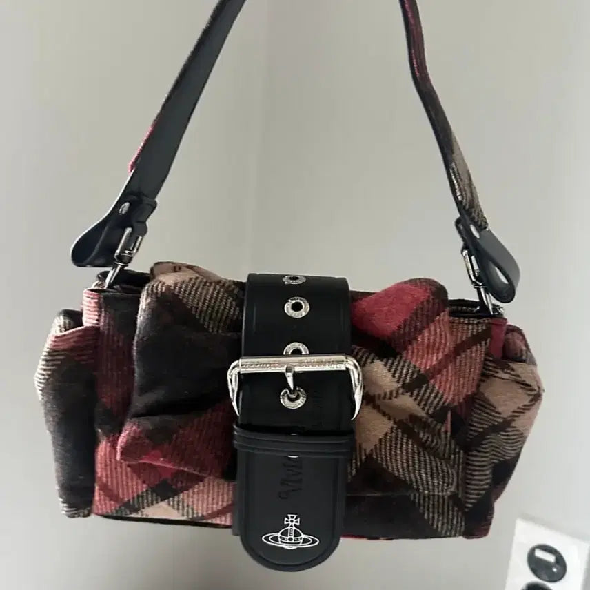 [BUNJANG] Vivienne Westwood Hazel Treasure Light Check Shoulder Bag / 비비안웨스트우드 헤이즐 트레저 라이트 체크 숄더백