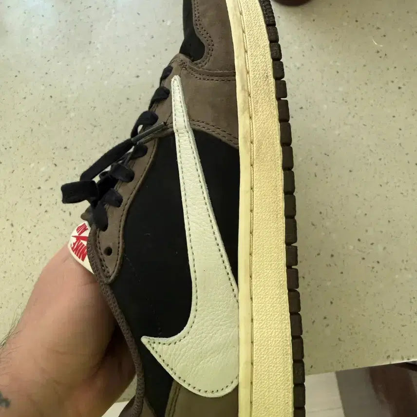 [BUNJANG] Air Jordan 1 Travis Scott OG 260 Full Package / 나이키 에어 조던1 트래비스 스캇 OG 260 풀박