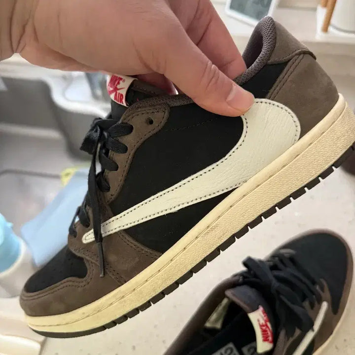 [BUNJANG] Air Jordan 1 Travis Scott OG 260 Full Package / 나이키 에어 조던1 트래비스 스캇 OG 260 풀박