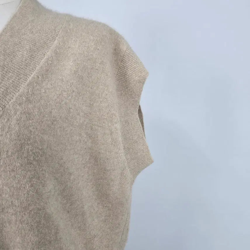 [BUNJANG] The Toadwool Raccoon Blending V-Neck Knit Vest Beige / 0093.더 토드울 라쿤블랜딩 브이넥 니트 베스트 베이지