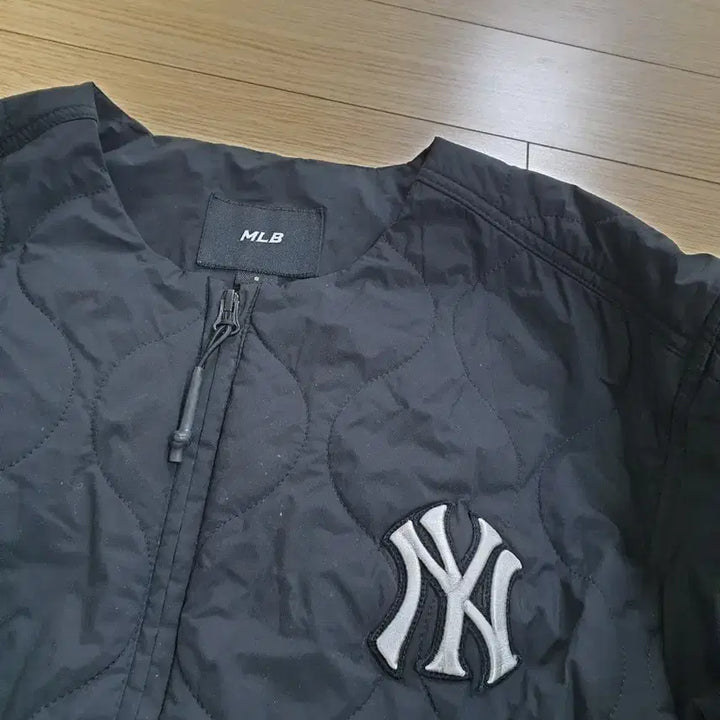[BUNJANG] MLB Quilted Midweight Jacket / MLB  엠엘비 퀼팅 중경량자켓패딩