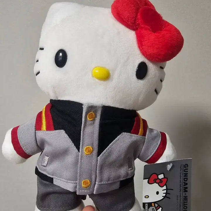 [BUNJANG] Sanrio Hello Kitty Gundam Collaboration Figure / 산리오 헬로키티 건담 콜라보 고전 키티 인형