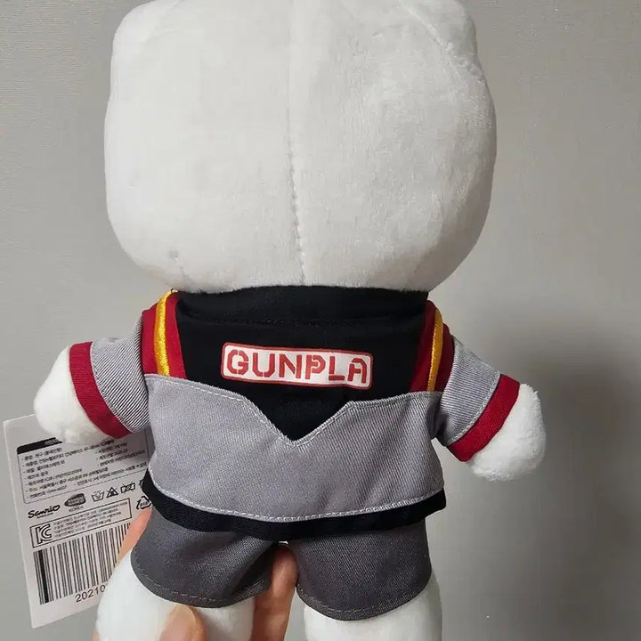 [BUNJANG] Sanrio Hello Kitty Gundam Collaboration Figure / 산리오 헬로키티 건담 콜라보 고전 키티 인형