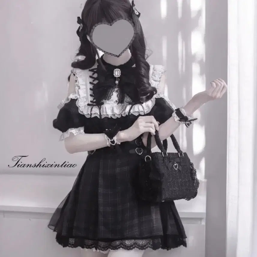 [BUNJANG] Off-Shoulder Dress and Shorts Two-Piece Set / 지뢰계 오프숄 원피스+반바지 투피스(3컬러)