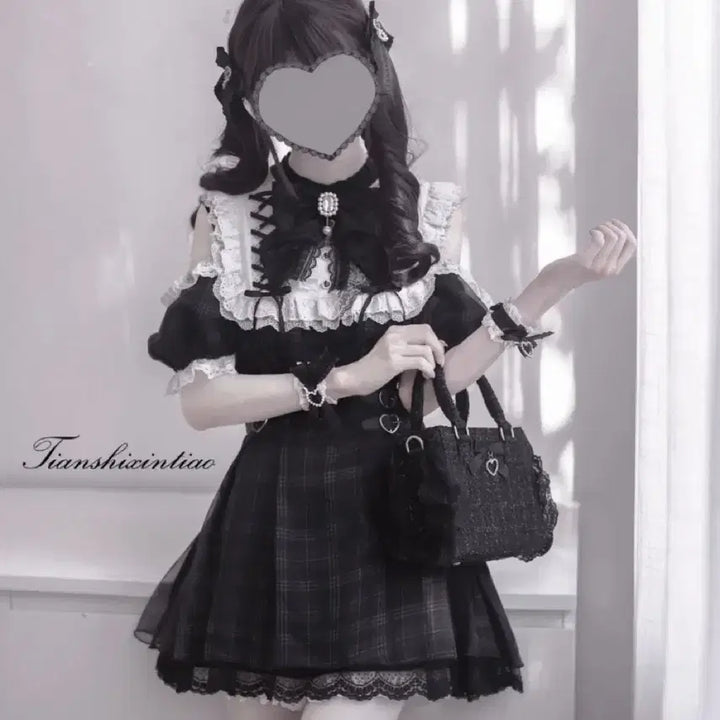 [BUNJANG] Off-Shoulder Dress and Shorts Two-Piece Set / 지뢰계 오프숄 원피스+반바지 투피스(3컬러)