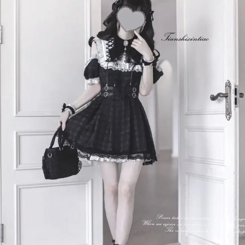 [BUNJANG] Off-Shoulder Dress and Shorts Two-Piece Set / 지뢰계 오프숄 원피스+반바지 투피스(3컬러)