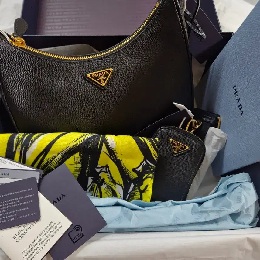 [BUNJANG] Prada Re-Edition 2005 Saffiano Hobo Bag / 프라다 리에디션 2005 사피아노 호보 백