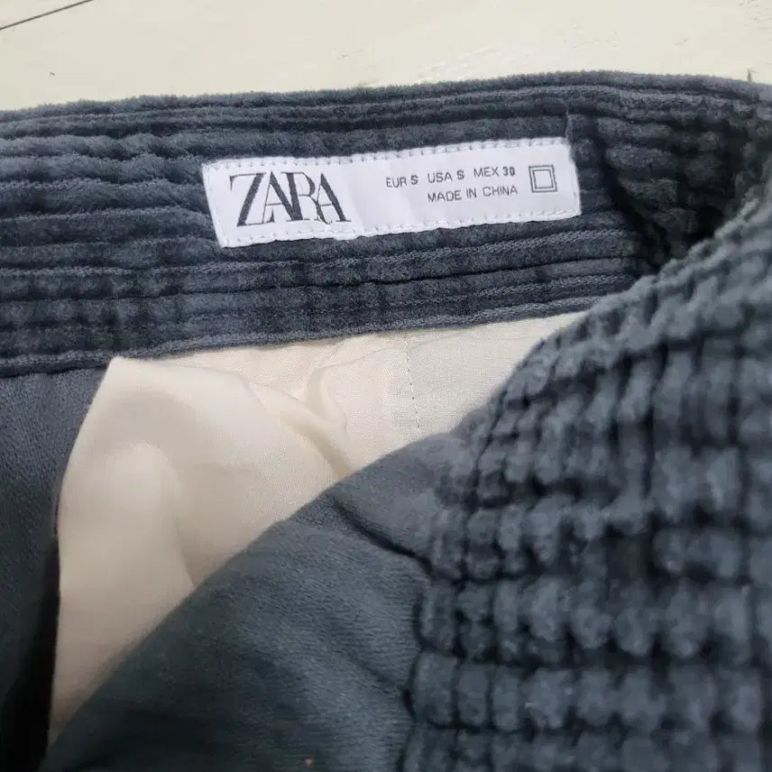 [SOLD OUT] 자라 네이비 코듀로이 골덴 바지